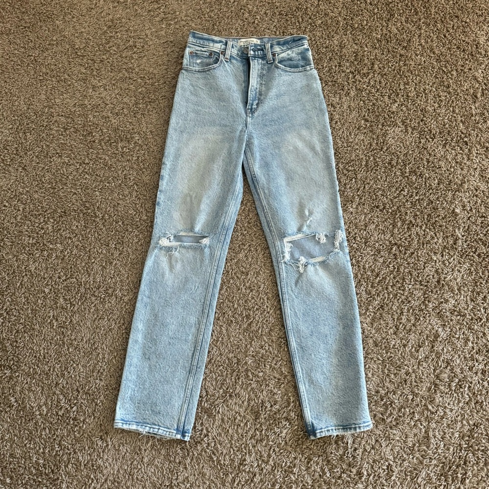 Abercrombie The 90s Straight Ultra High Rise Jeans